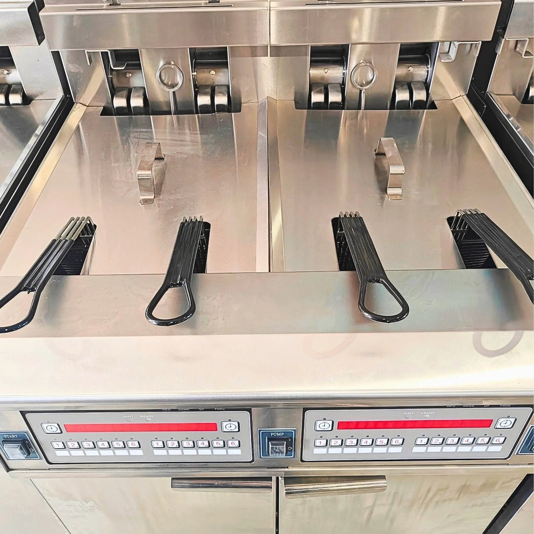 4 - Tank Split Pot Electric Deep Fryers with Lifts Heating Elements and Oil Filtration System OFE - 4134 - Tank Split Pot Electric Deep Fryers