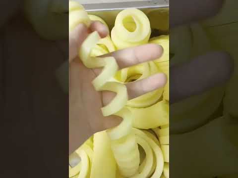 See our automatic potato spiral cutter machine in action! Perfect for busy food trucks, concession stands, and snack shops, this heavy-duty commercial curly fry cutter effortlessly processes up to 100kg (220 lbs) of potatoes per hour. Eliminate tedious manual labor, slash your kitchen prep time, and maximize your profit margins with perfectly consistent spiral slices in seconds.